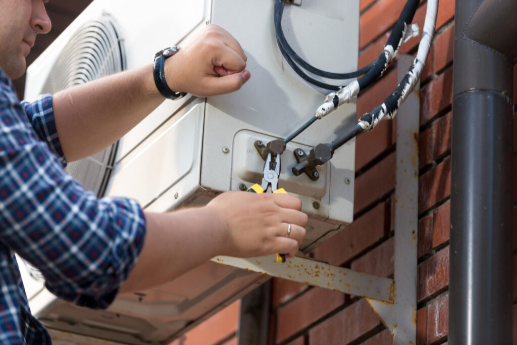 Blog 3 Signs Your Heat Pump Needs Professional Attention