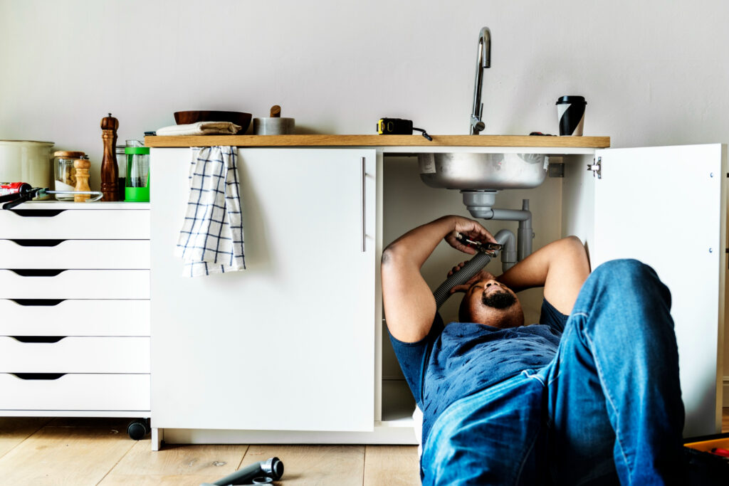 Blog 1 How Our Plumbers Quickly Unclog Drains in Homes