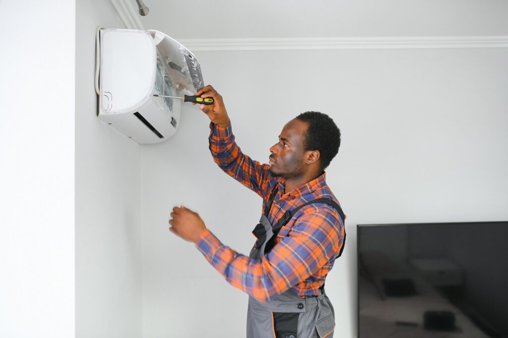 Blog 2 Key Signs It’s Time for a Professional AC Repair